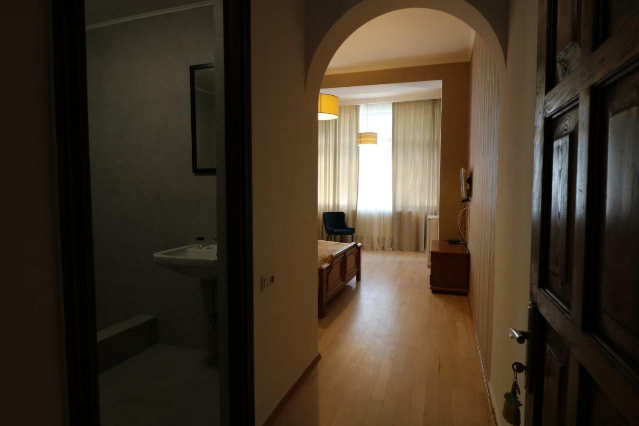 Vera House Tbilisi Esterno foto